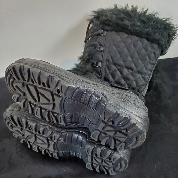 Winter Spirits Black Faux Fur Winter Boots, size 7, slight damage - Picture 9 of 11